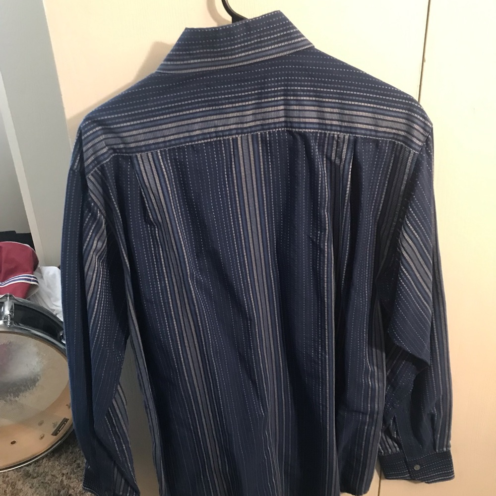 Cute Blue Button-Up! - Picture 3 of 3